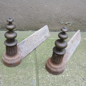 Paire De Chenets Minaret En Fer & Laiton Vintage