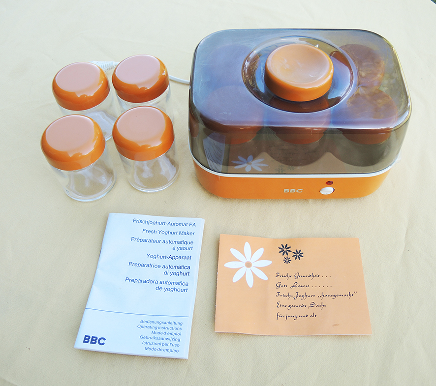 Vintage 872 Orange SEB Yogurt Maker with 8 Orange & White Glass Jars