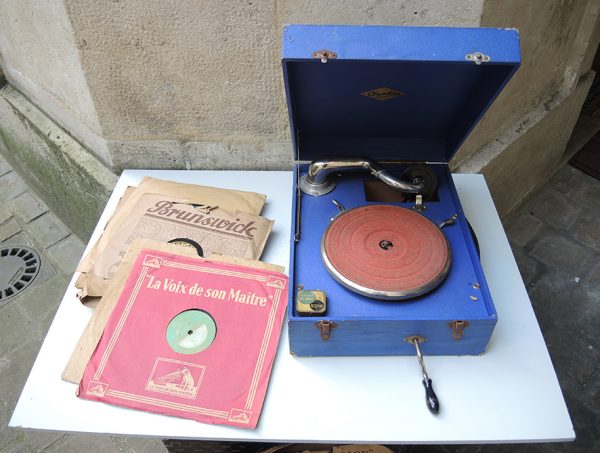 Gramophone Vintage Portable Orphée