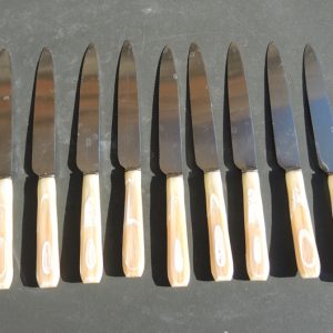Anciens Couteaux De Table Manché Imitation Ivoire