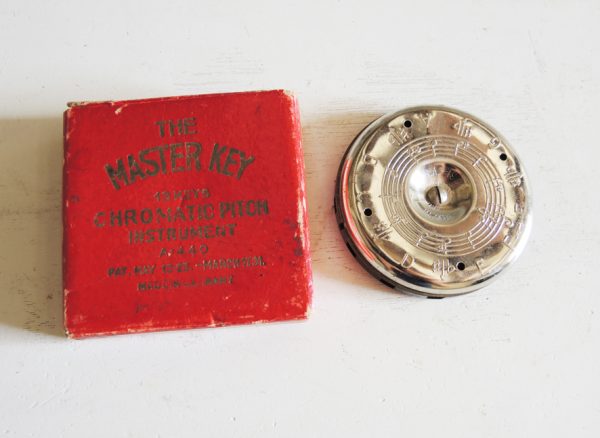 Accordeur d'Instrument Vintage Chromatique THE MASTER KEY