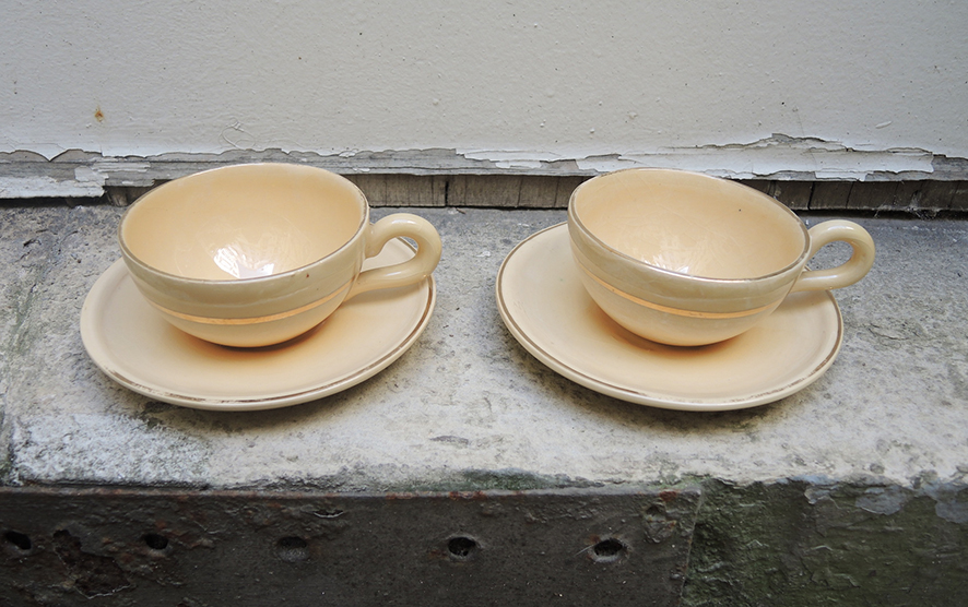 Tasse à café et thé en porcelaine et service de petit-déjeuner