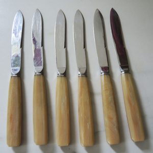 6 Couteaux Vintage à Entremets