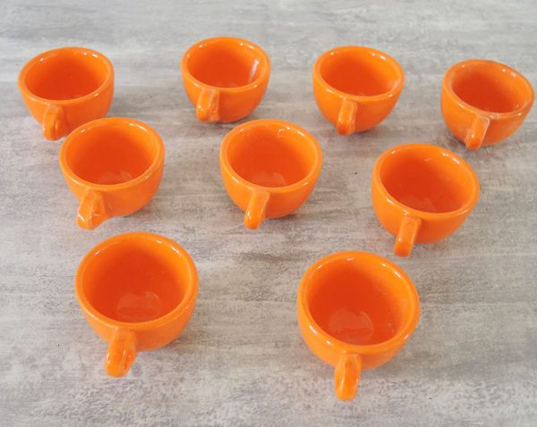 9 Anciennes Mini Tasses à Calvados en Céramique Orange
