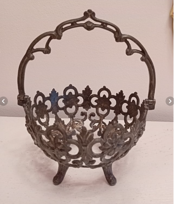 Panier en Ferronnerie Art Nouveau