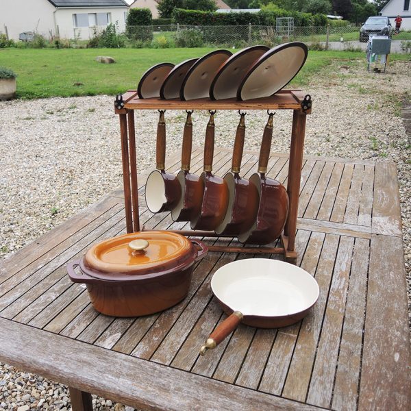 Ancienne Batterie de Cuisine en Fonte Emaillee Marron