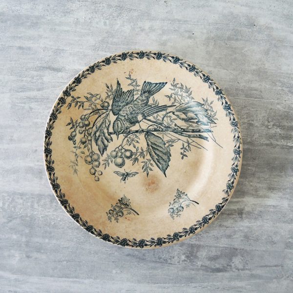 Ancienne Assiette à Dessert en Terre de Fer