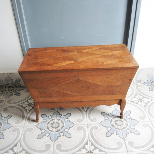 Ancienne Maie en Marqueterie de Bois