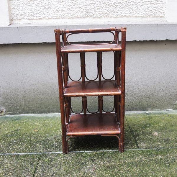 Ancien Chevet / Etagère en Rotin