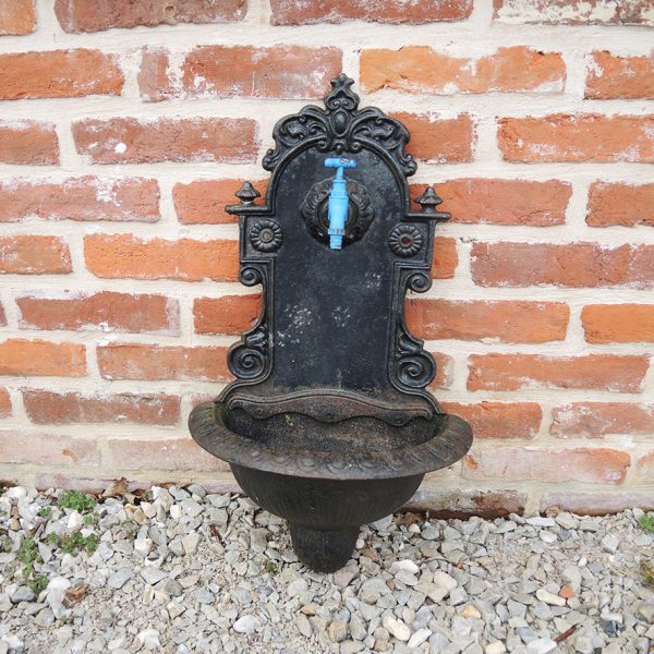 Ancienne Fontaine de Jardin en Fonte