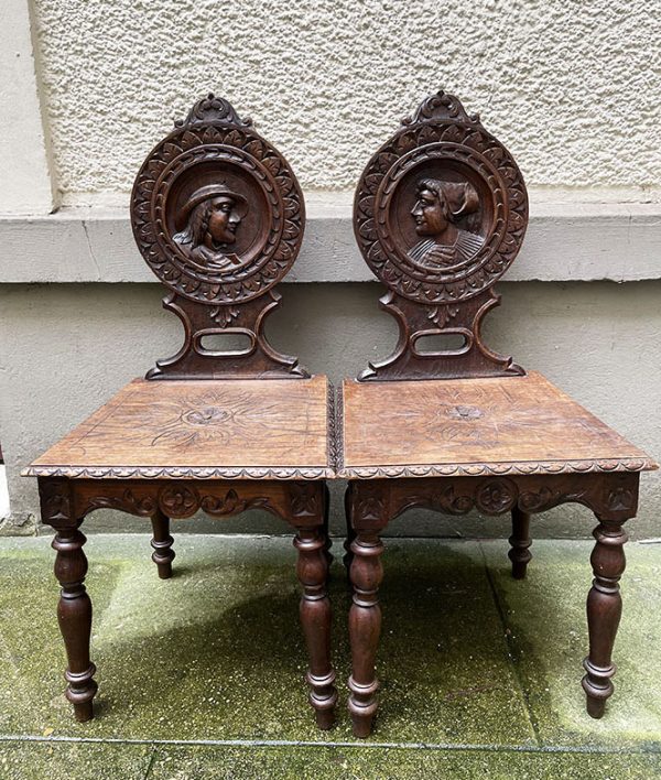 2 Anciennes Chaises Bretonnes en Bois Sculpté