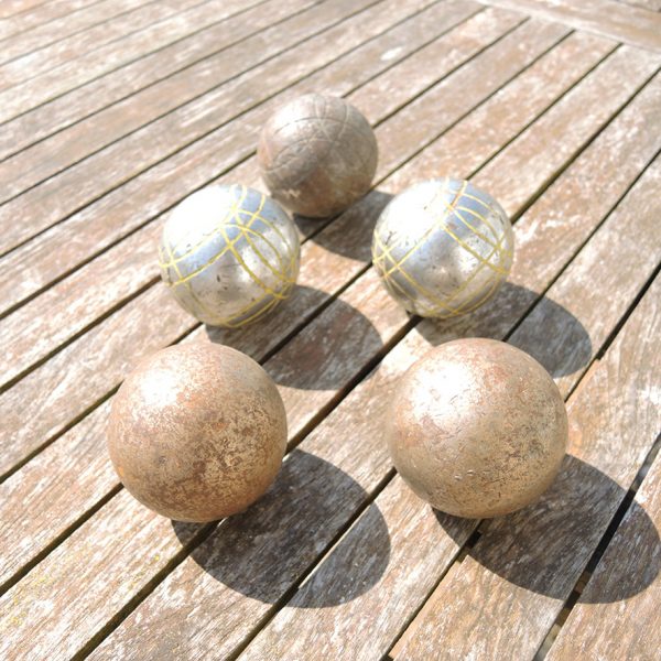 5 Anciennes Boules de Pétanque