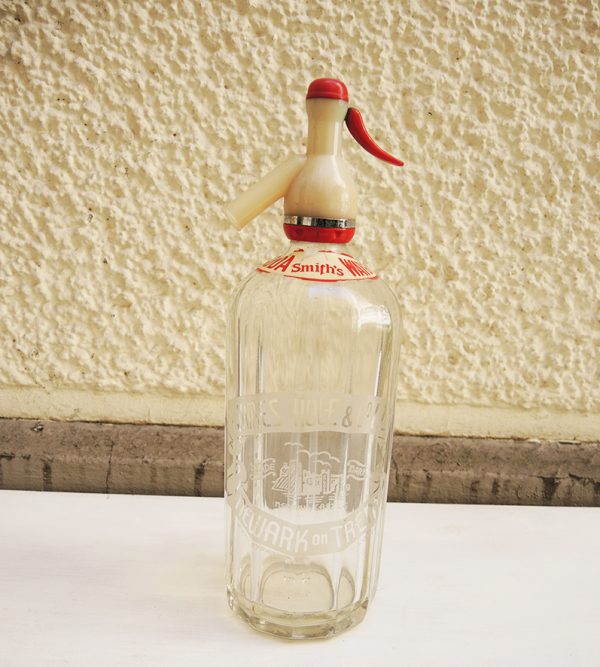 Ancien Siphon en Verre Transparent James Hole & Co
