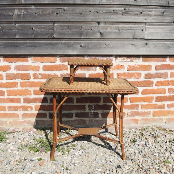 Anciens Table et Tabouret pour Enfant en Osier Tressé