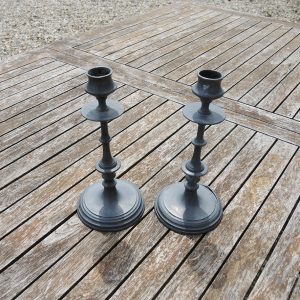 2 Anciens Bougeoirs en Etain