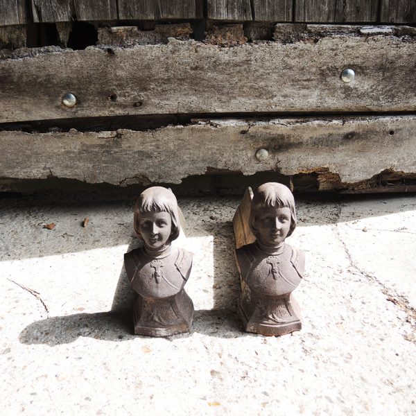 2 Anciens Chenets en Fonte Jeanne D'Arc