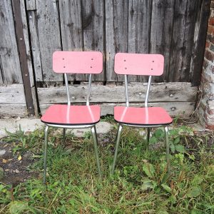 2 Anciennes Chaises en Formica Rouge