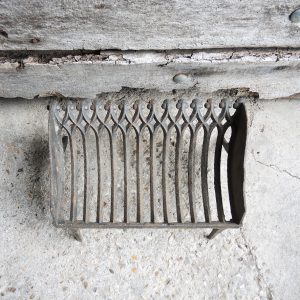 Ancien Berceaude Cheminée 12-Barres en Fonte