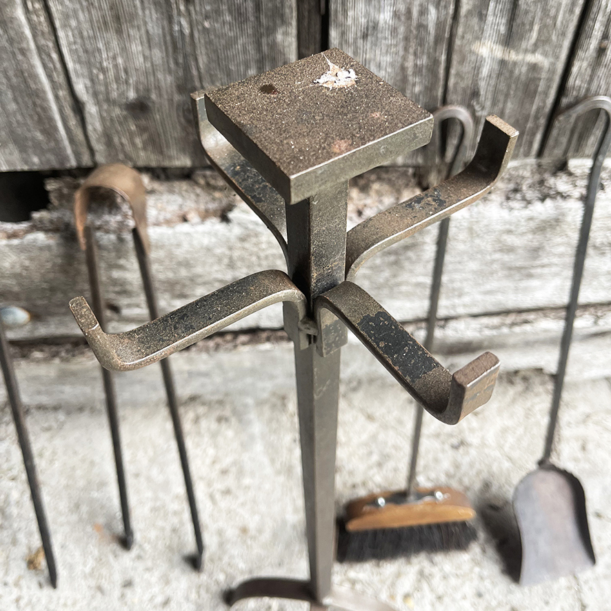Ancien Serviteur de Cheminée en Fer Forgé 4-Outils (1)