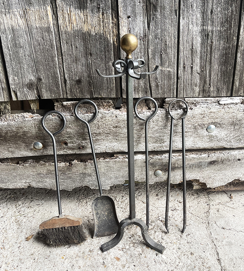 serviteur-cheminee-forge-vintage Ancien Serviteur de Cheminée en Fer Forgé & Laiton 4-Outils