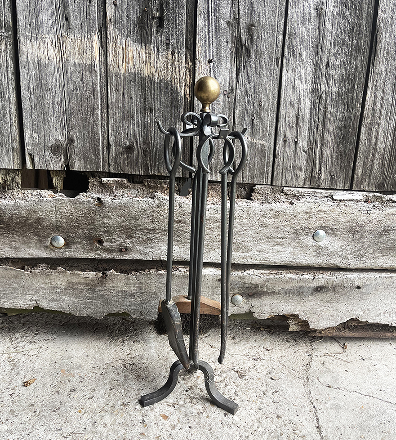 Ancien Serviteur de Cheminée en Fer Forgé & Laiton 4-Outils (2)