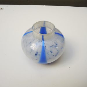 Ancien Vase Boule en Verre Blanc & Bleu