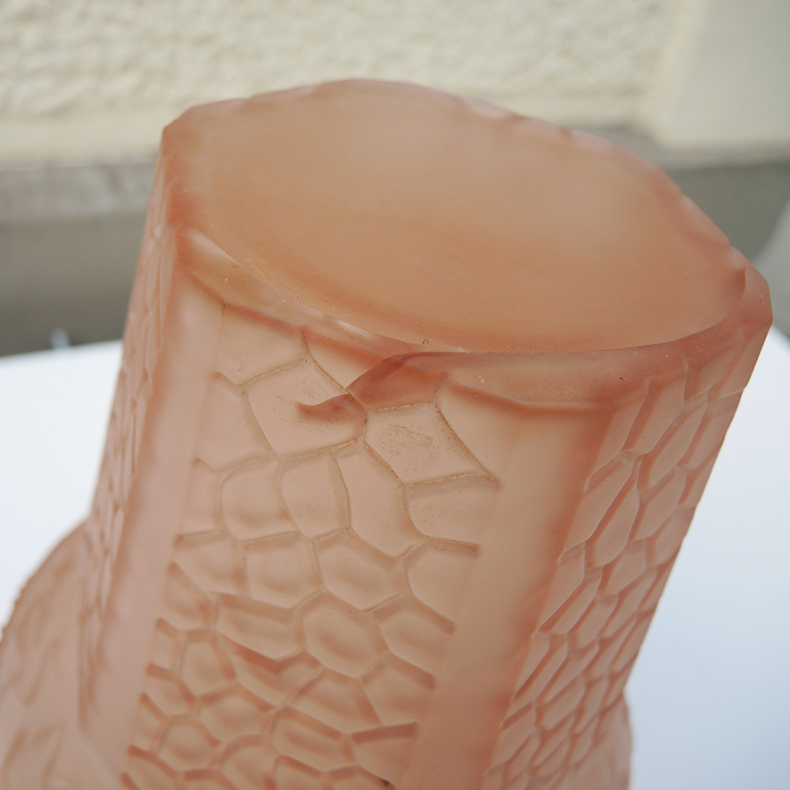 Ancien Vase en Verre Rose de Style Art Deco (2)