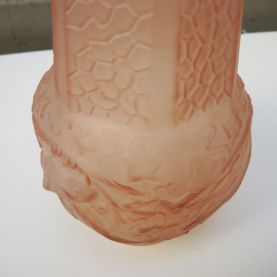 Ancien Vase en Verre Rose de Style Art Deco (5)