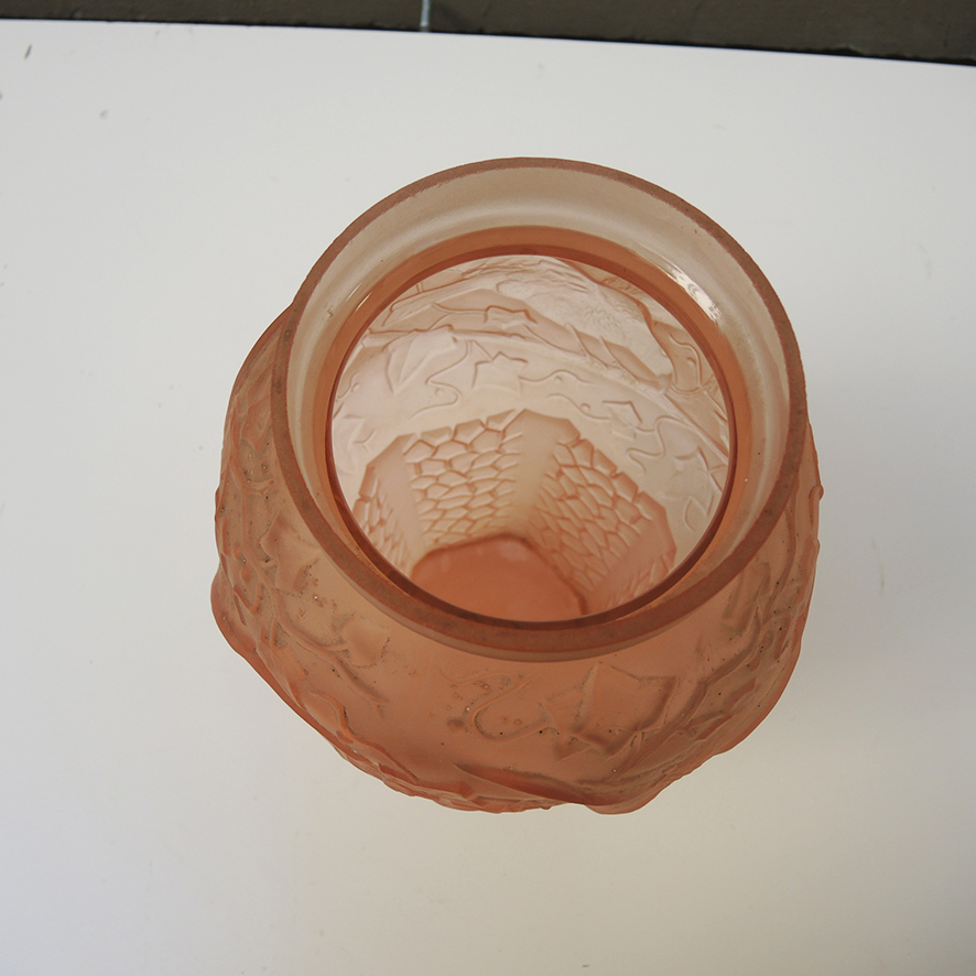 Ancien Vase en Verre Rose de Style Art Deco (6)