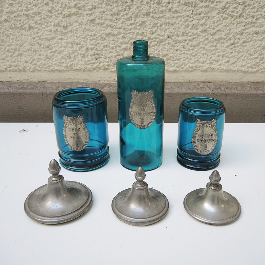Ancienne Garniture de Toilette Etains à La Rose 3 Pots Bleus (4)