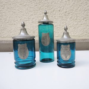 Ancienne Garniture de Toilette Etains à La Rose 3 Pots Bleus