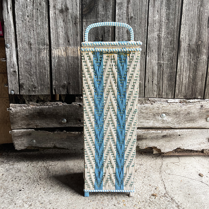 huche-pain-scoubidou-vintage Ancienne Huche à Pain Scoubidou Blanc & Bleu