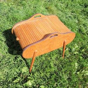 Ancienne Travailleuse en Bois de Style Scandinave