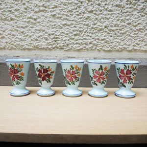 5 Anciens Mazagrans en Faïence Décor Floral Peint Main