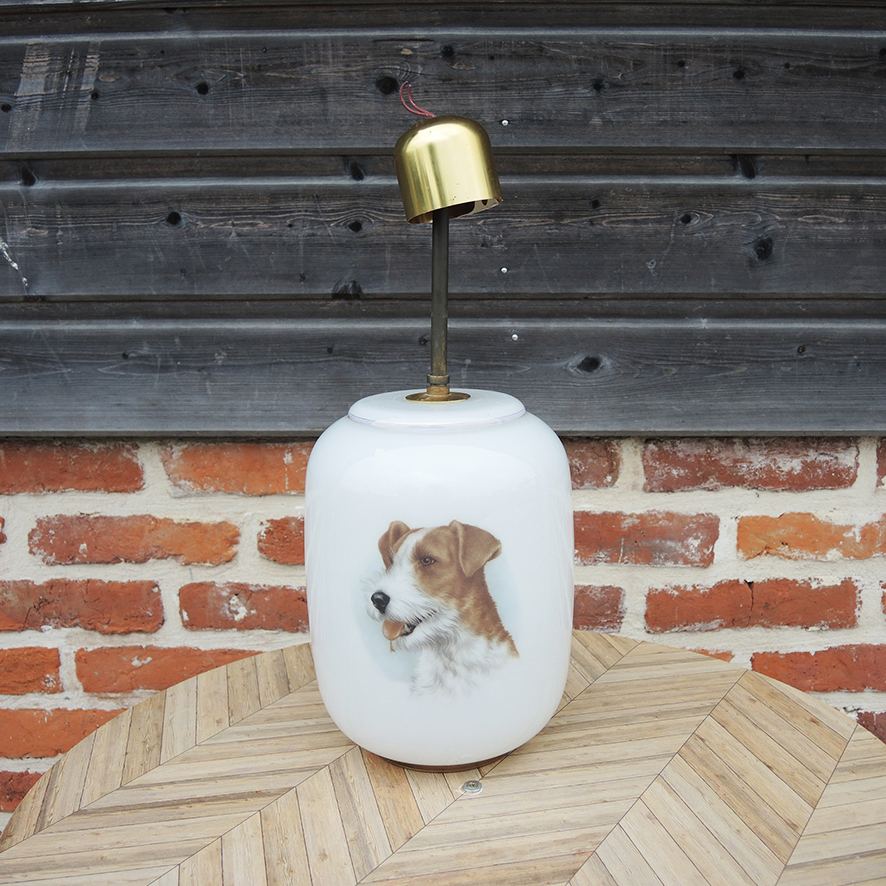 Ancienne Suspension en Verre Blanc Décor Chiens (2)