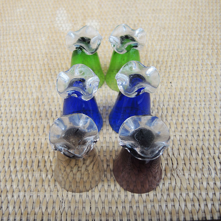 6 Anciens Verres à Liqueur en Verre Coloré (1)