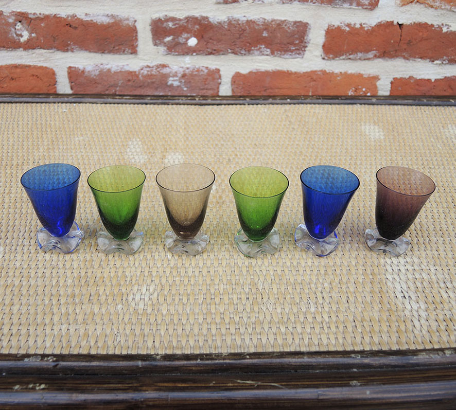 6 Anciens Verres à Liqueur en Verre Coloré (3)