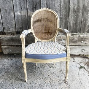 Ancien Fauteuil Louis XVI Pour Enfant en Bois & Cannage