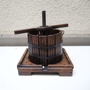 Ancien Pressoir à Fruits en Fer & Bois
