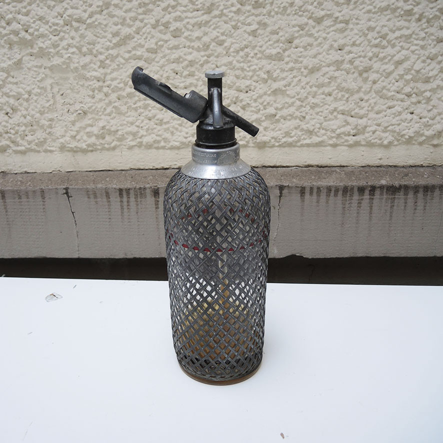 Ancien Siphon XL en Verre Transparent Grillagé (1)
