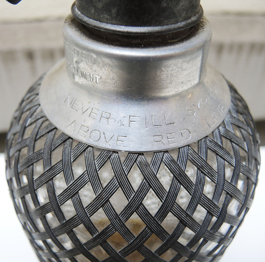 Ancien Siphon XL en Verre Transparent Grillagé (4)