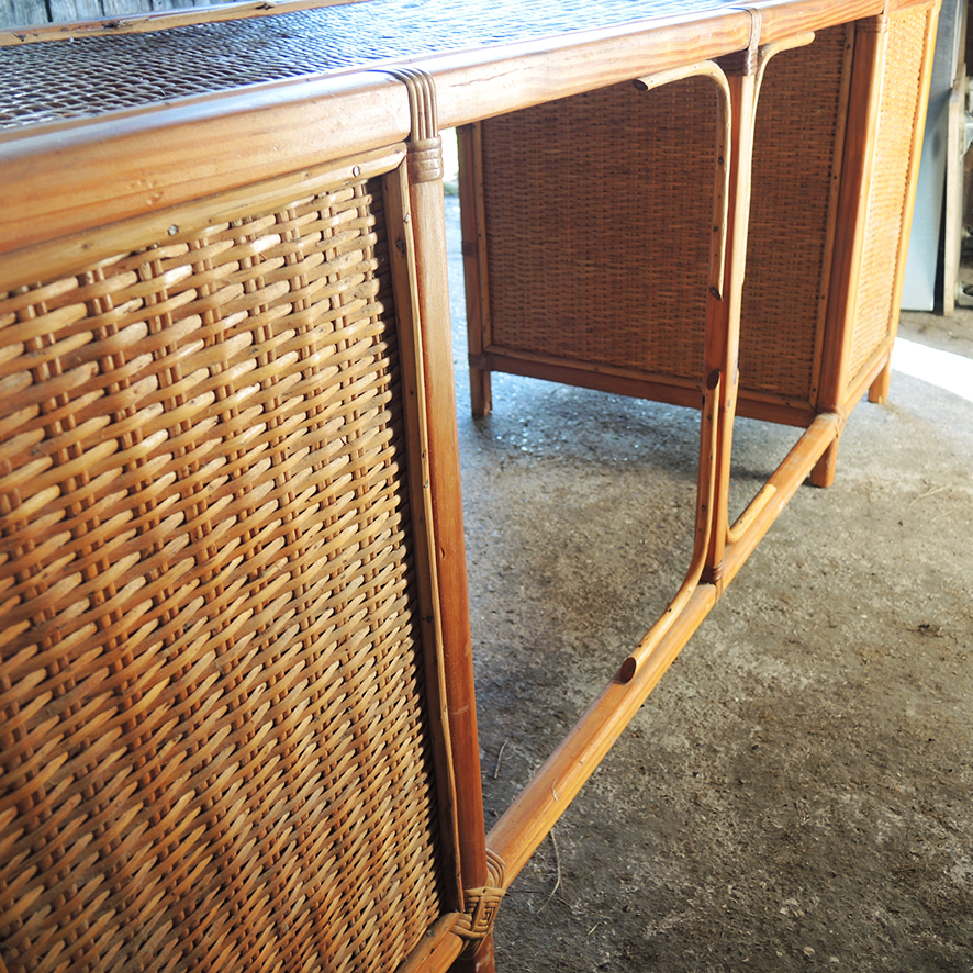 Ancien Très Grand Bureau en Bois & Osier Clair (3)