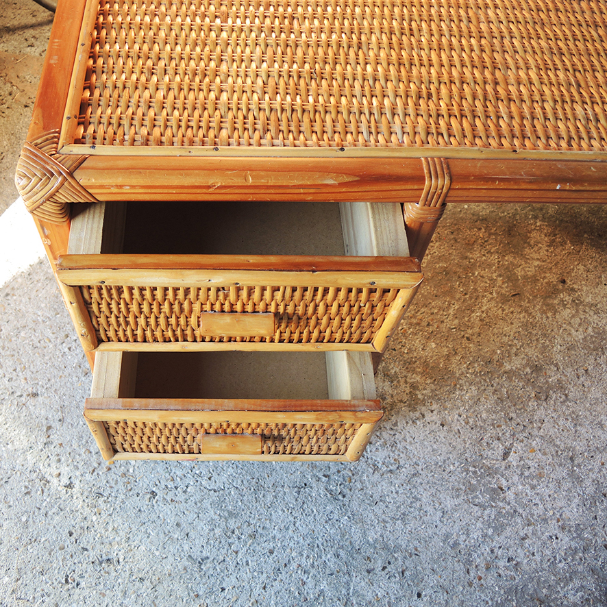 Ancien Très Grand Bureau en Bois & Osier Clair (7)