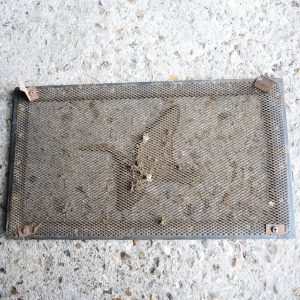 Ancienne Grille de Ventilation 'Cigogne'