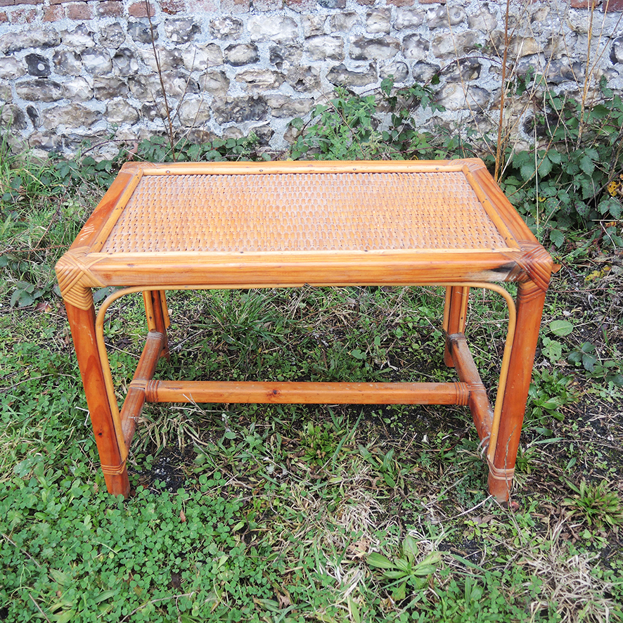 table-basse-bois-clair-vintage Ancienne Table Basse en Bois & Osier Clair