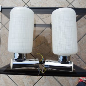 2 Anciennes Appliques en Chrome & Verre Blanc