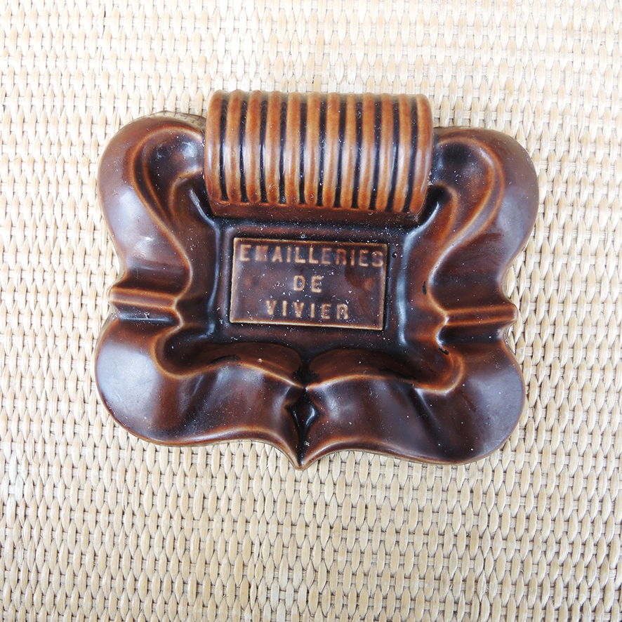 cendrier-fonte-emaillee-vintage Ancien Cendrier Publicitaire en Fonte Emaillée EMAILLERIES DE VIVIER