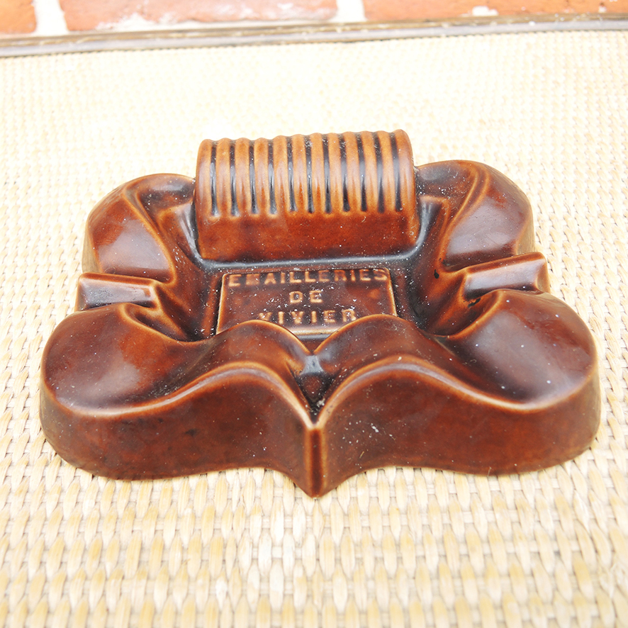 Ancien Cendrier Publicitaire en Fonte Emaillée EMAILLERIES DE VIVIER (3)