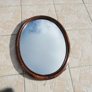 Ancien Miroir Oval en Rotin