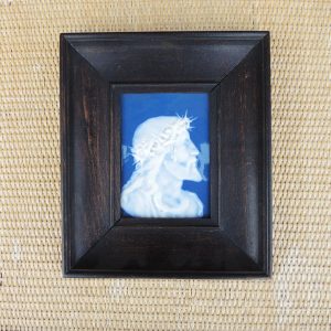 Ancien Tableau Encadré en Porcelaine Emaillée Le Christ Couronné d'Epines